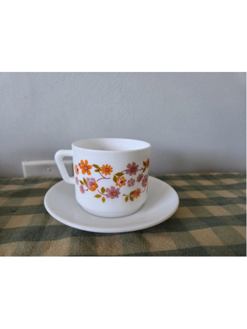 Vintage Arcopal France Floral Coffee Cups and Saucers Set of 3 | Retro Milk Glas - Picture 3 of 4